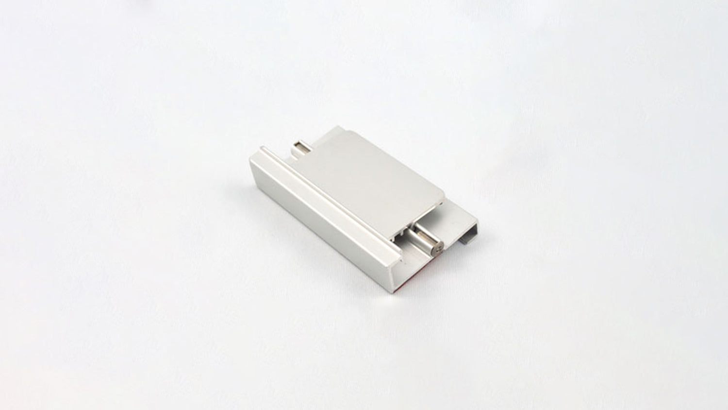 Handles/Latches